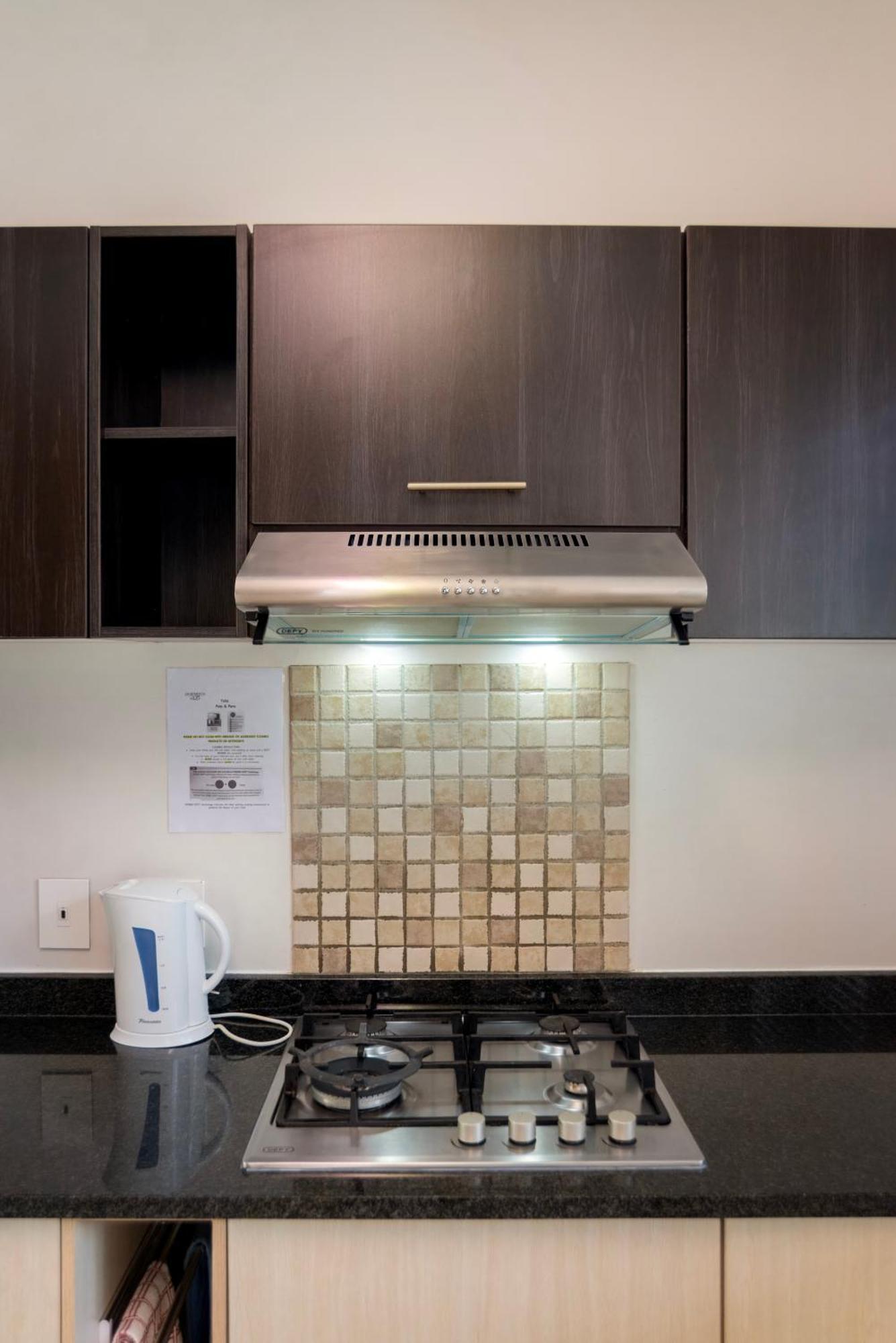 Apartments @ 125 哈博罗内 外观 照片