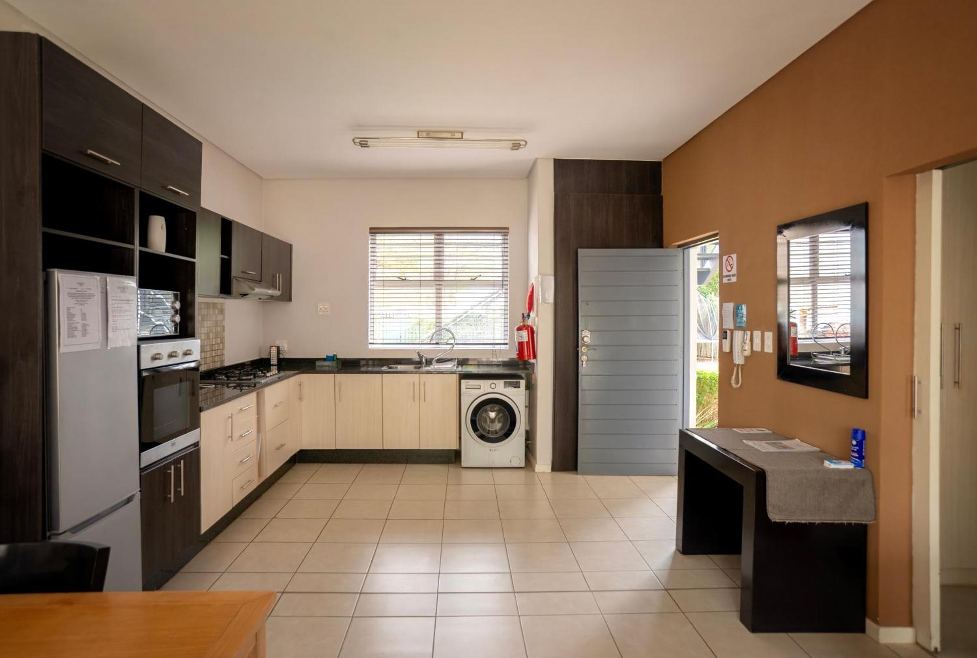 Apartments @ 125 哈博罗内 外观 照片